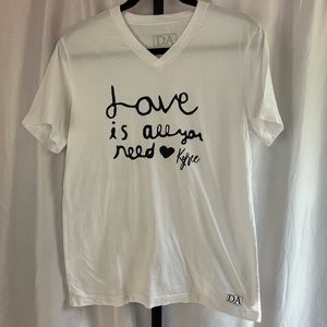 David Allan Clothing Love Is All You Need T-Shirt, size Medium